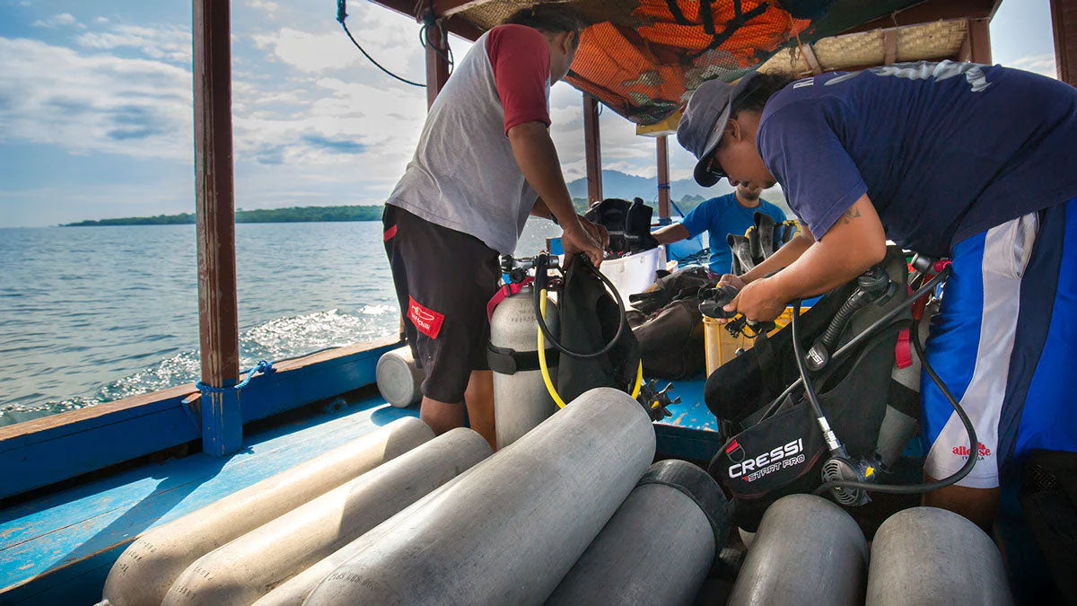 Scuba Diving Tanks, Cylinders and Valves