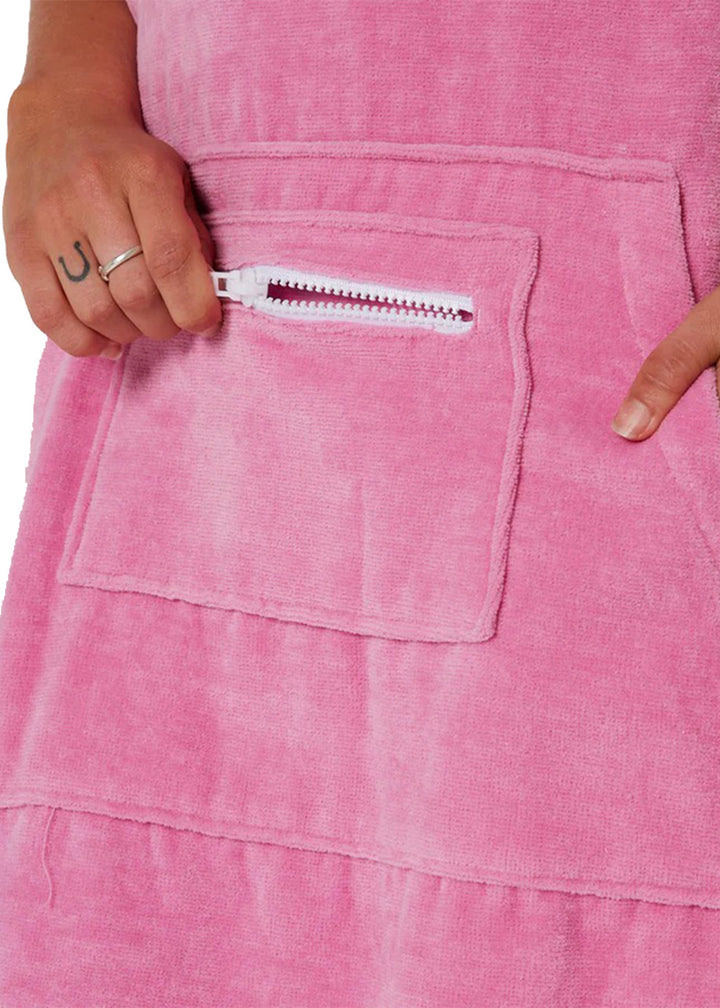 Ocean &amp; Earth Womens Zipper Pocket Hooded Towel