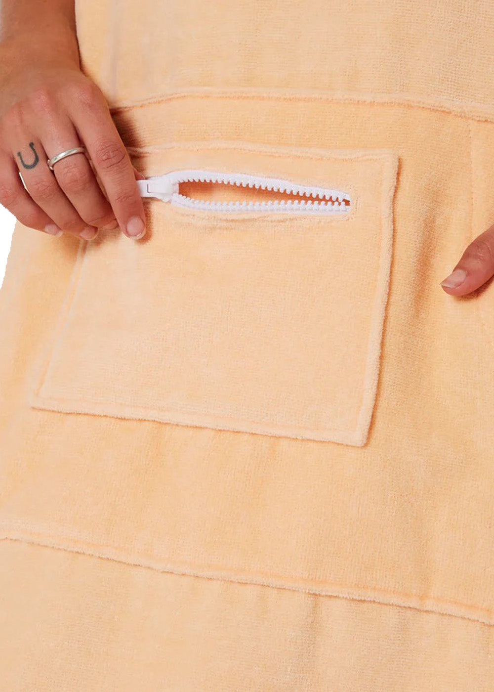 Ocean &amp; Earth Womens Zipper Pocket Hooded Towel