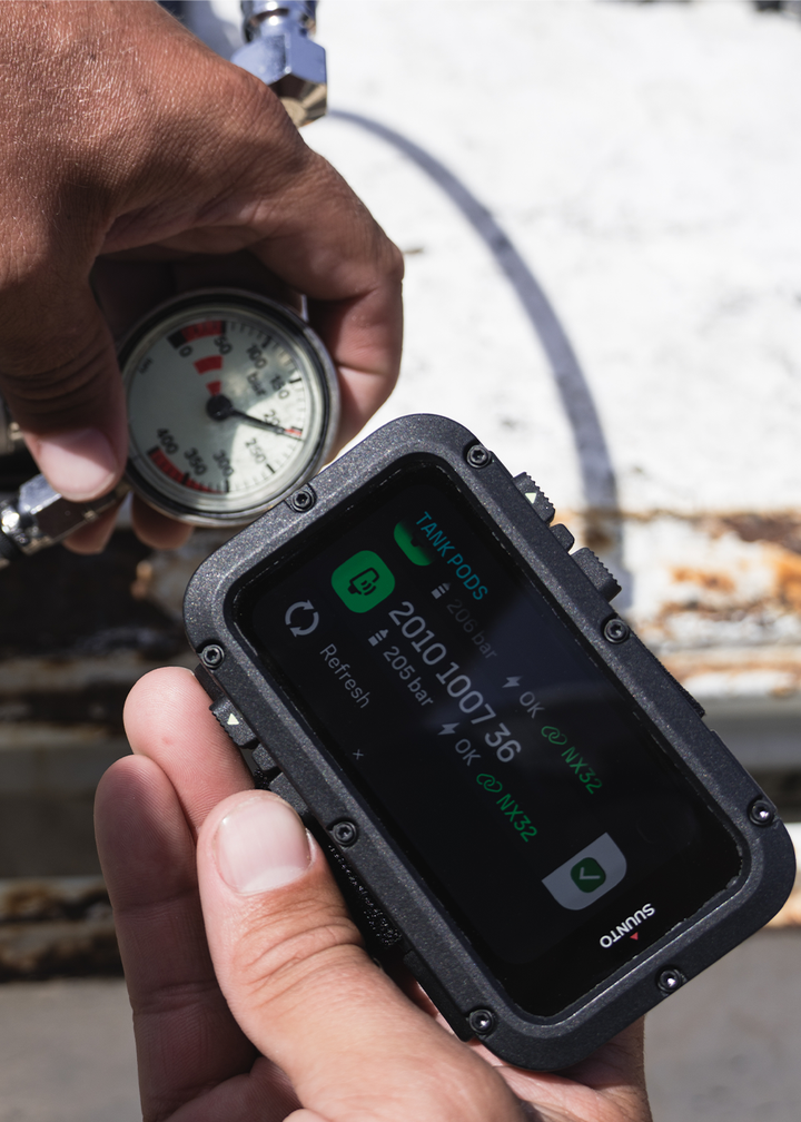 Suunto Nautic Wrist Dive Computer and Transmitter Bundle Pack - Bungee Strap